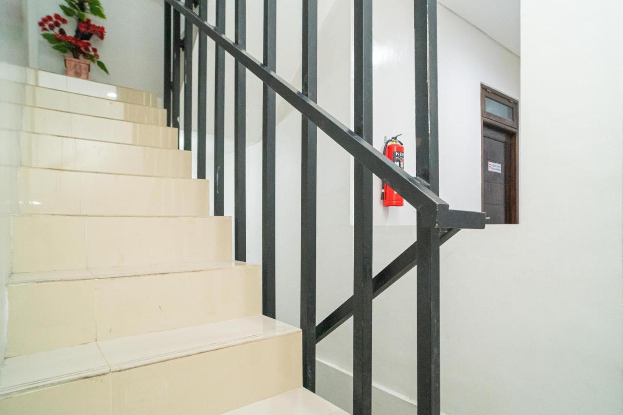 Reddoorz At Merr Rungkut Jl Gunung Anyar Gununganjar Exterior foto